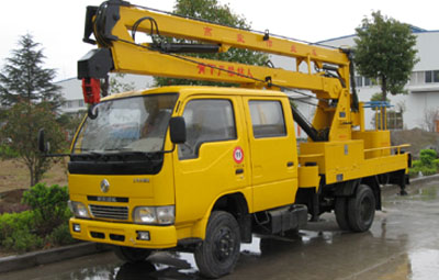 東風金霸14米高空作業(yè)車(三節(jié)臂)圖片